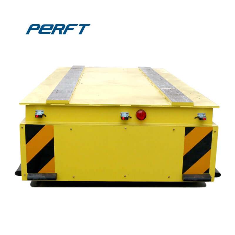 transfer cart with robot arm